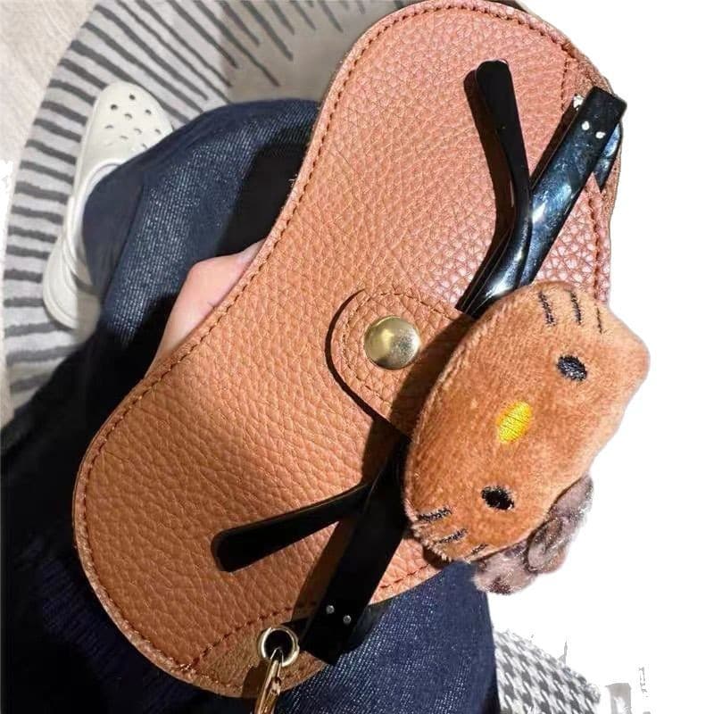 **มีสต๊อกพร้อมส่ง **AAA กระเป๋าแว่นตา ผูกกระเป๋า คิดตี้ ขายเป็นชิ้น  69- - ภาพที่ 3